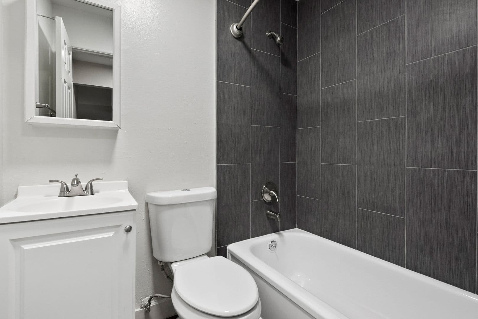 Lakewood Apartment: 8201 W 9th Ave