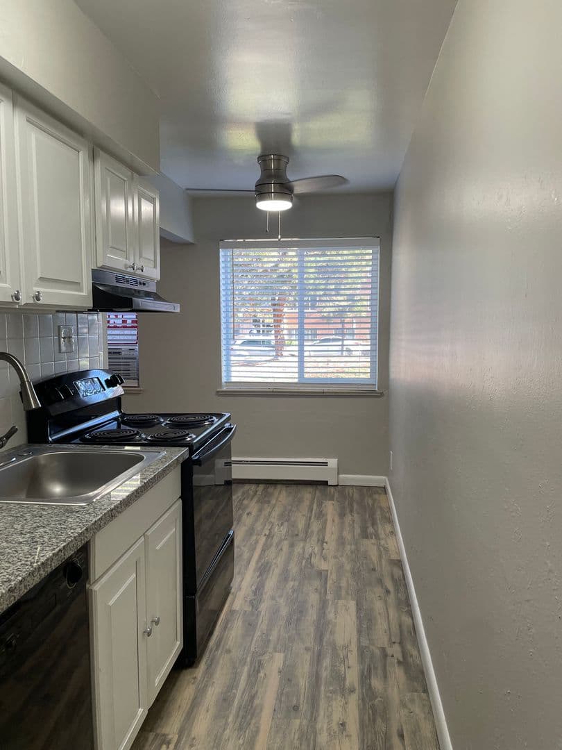 Littleton Apartment: 154 West Powers Circle