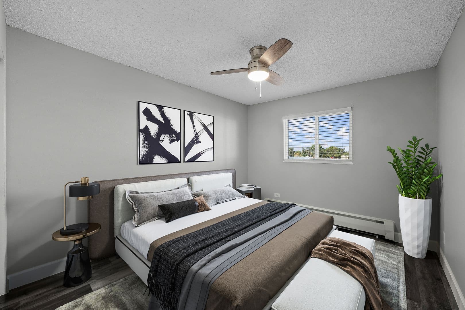 Brighton Apartment: 78 West Walnut St