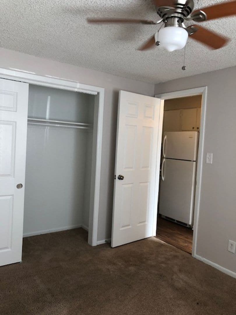 Englewood Apartment: 3425 South Marion St