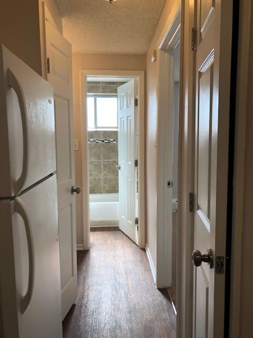 Englewood Apartment: 3425 South Marion St