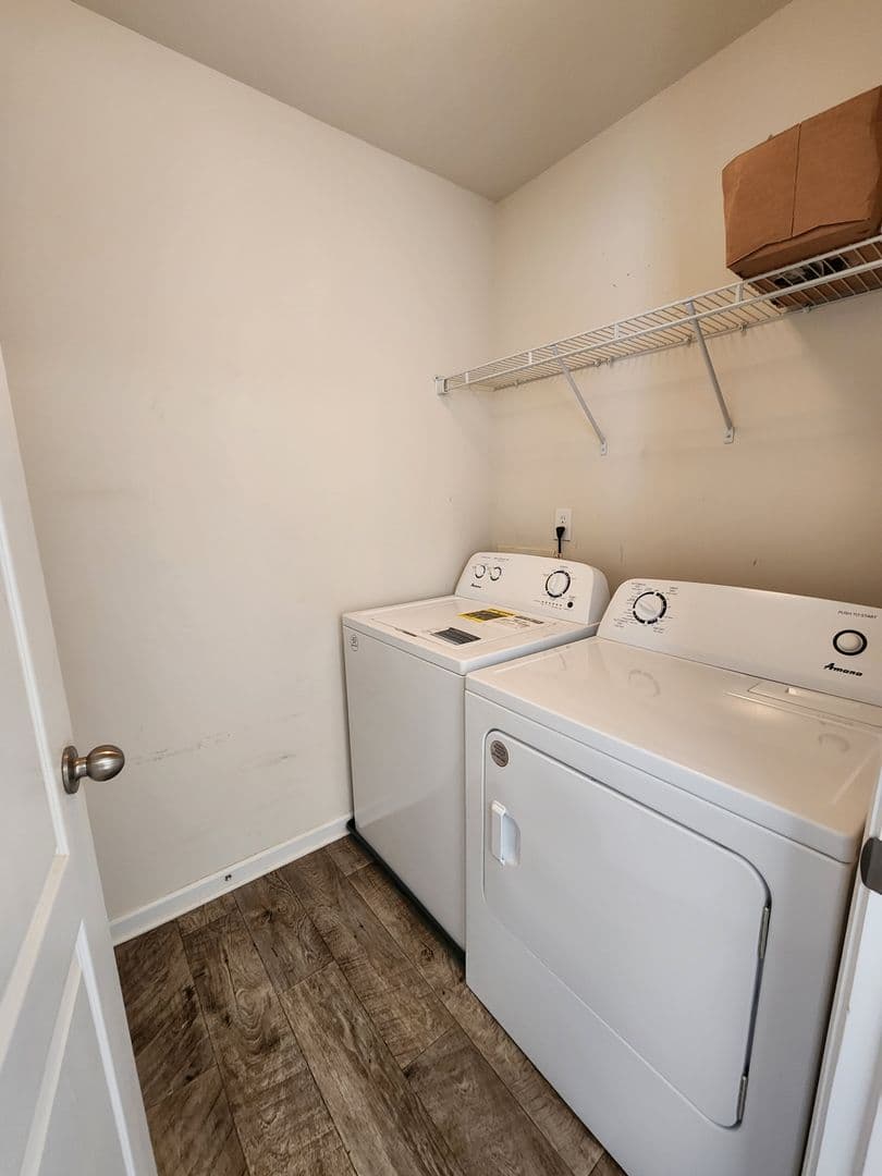 Matthews House: 9618 Chanson Place