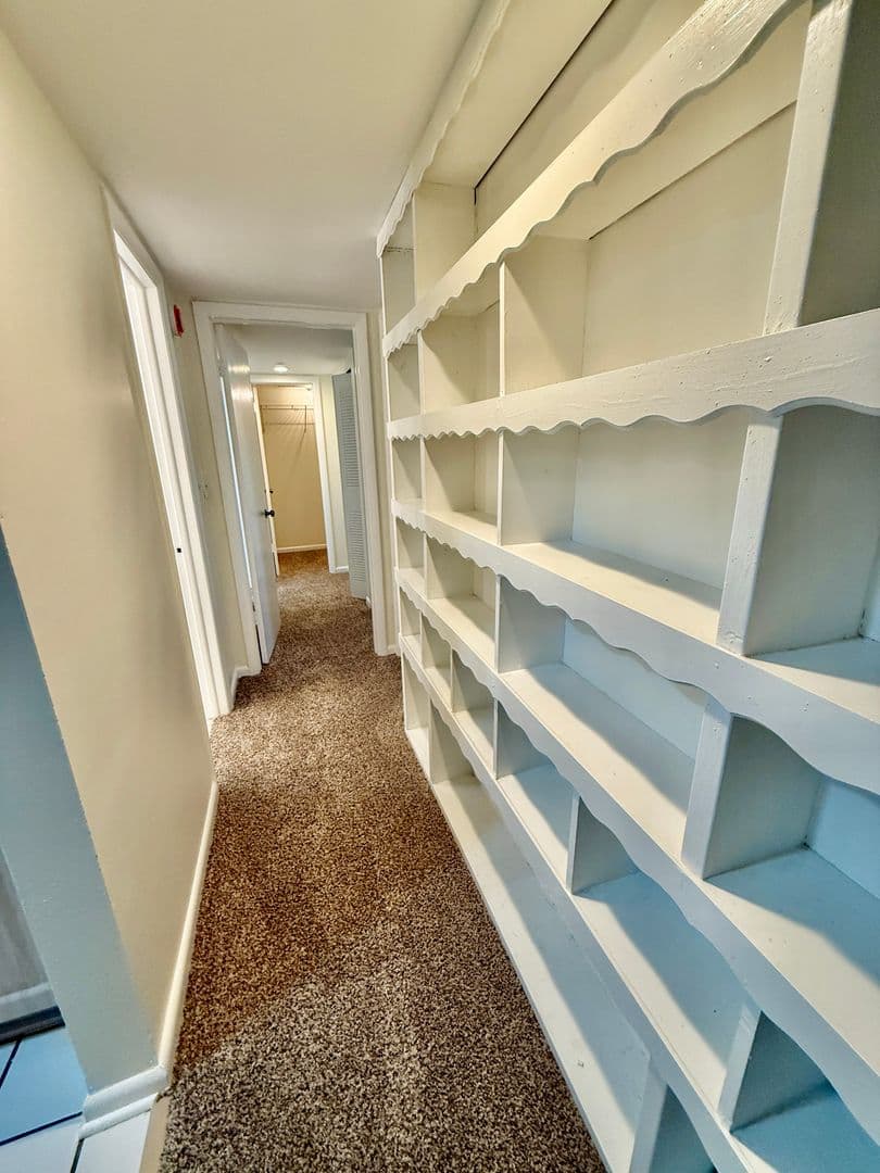 st. petersburg House: 775 N Village Lake Dr #208