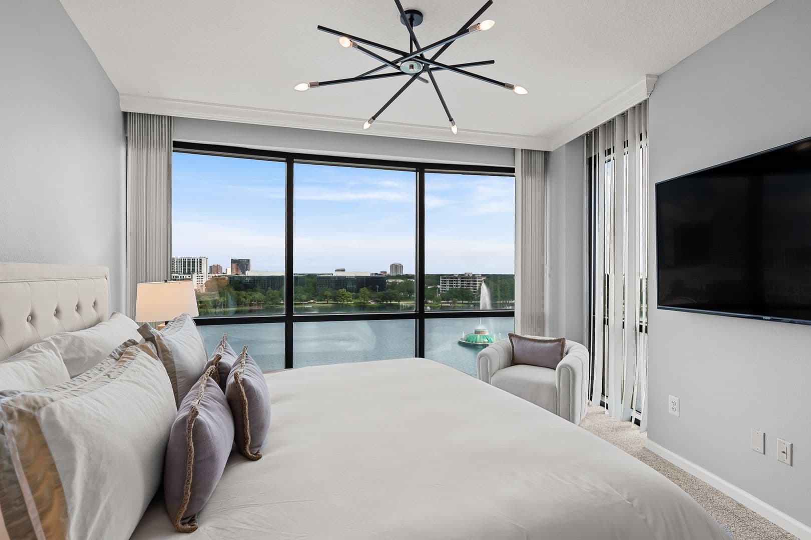 Orlando Condo: 322 E Central Blvd #901