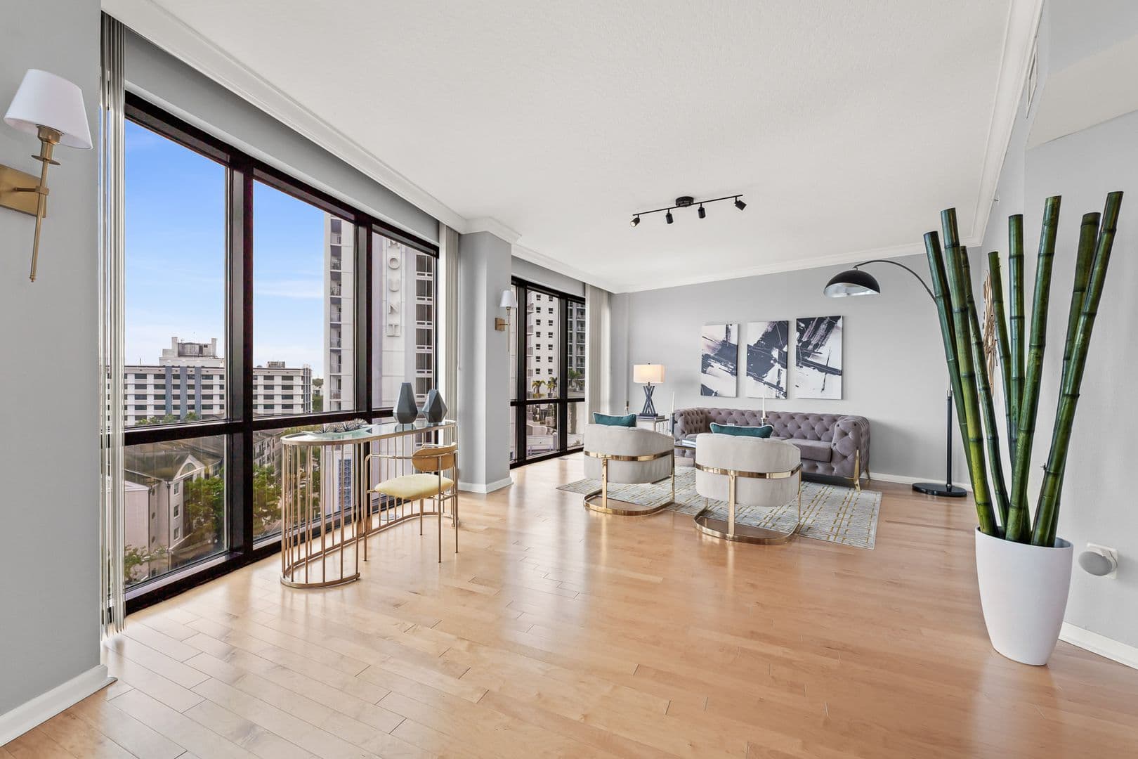 Orlando Condo: 322 E Central Blvd #901