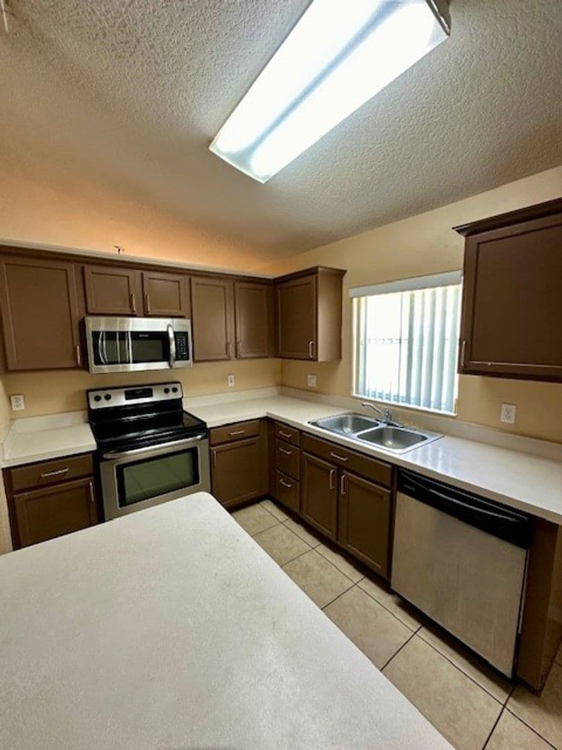 Orlando House: 5118 Hook Hollow Circle