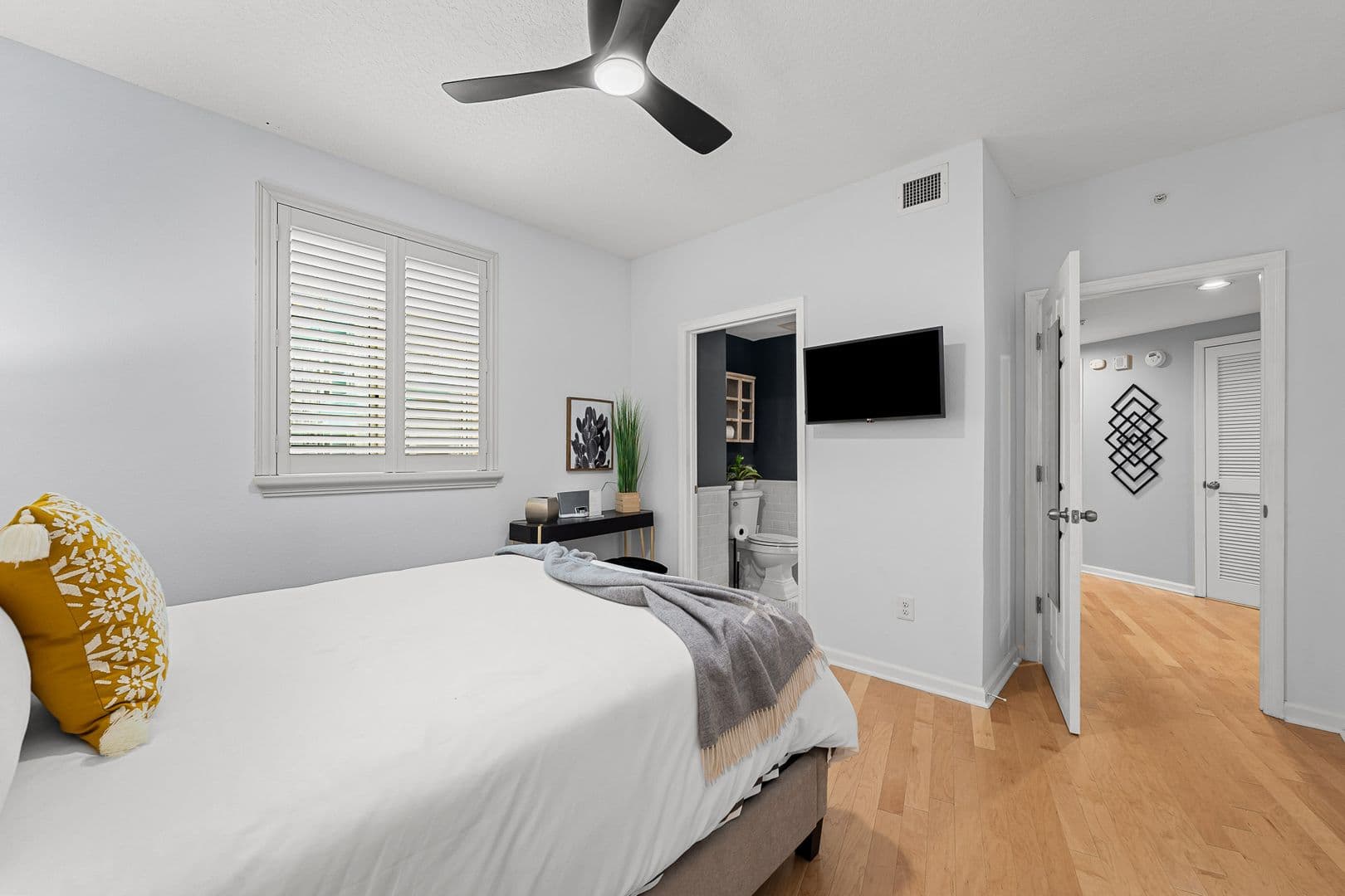 Orlando Condo: 322 E Central Blvd #901