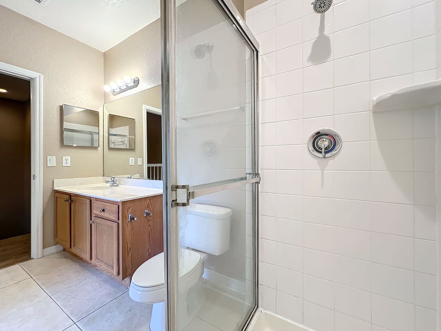 Orlando Townhome: 2586 Grand Central Pkwy, #4