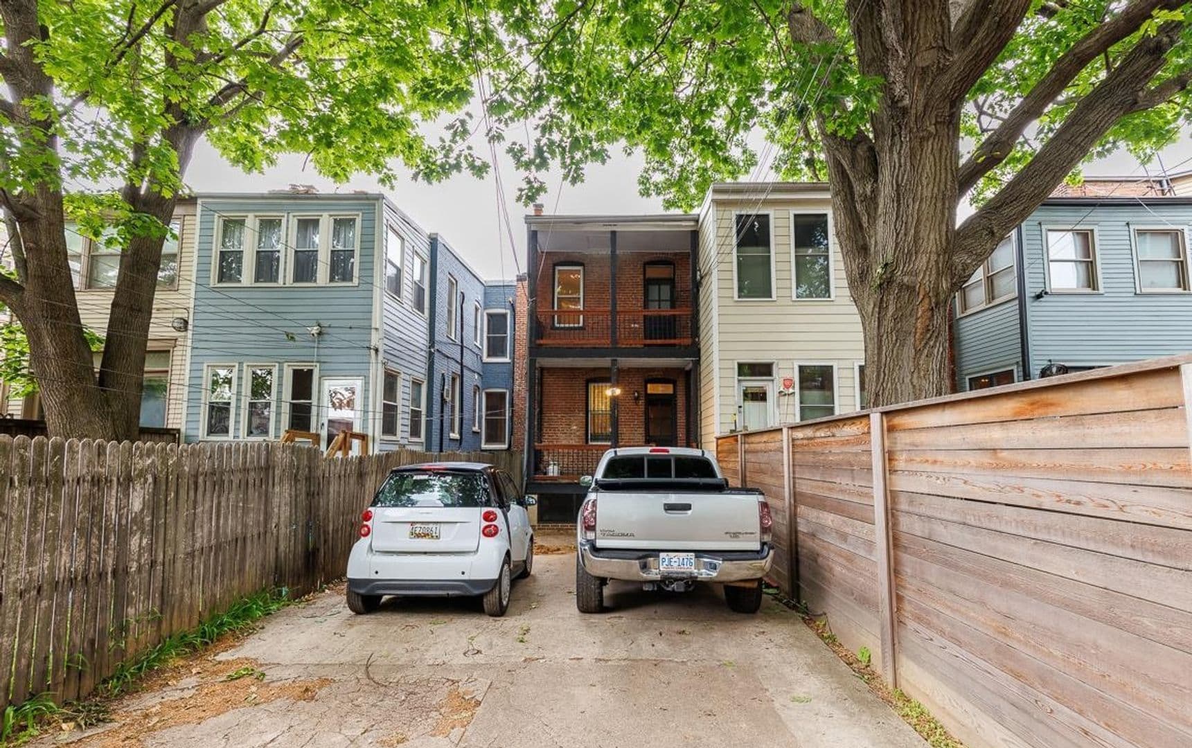 Washington Apartment: 1437 E Capitol Street SE