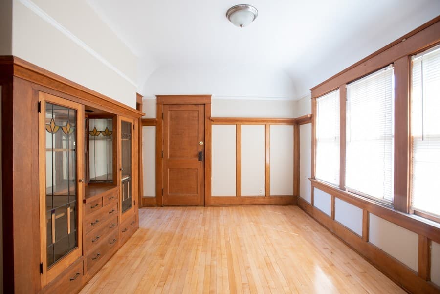 Milwaukee Apartment: 1704 E Locust St