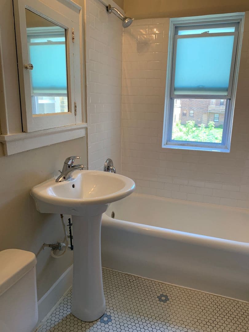 Milwaukee Apartment: 3817 N. Humboldt Ave
