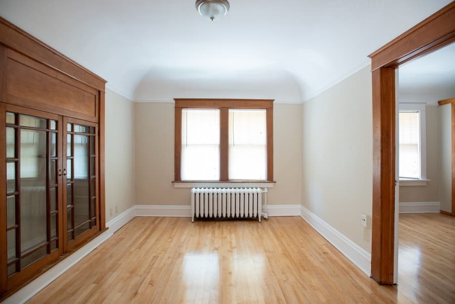 Milwaukee Apartment: 1704 E Locust St