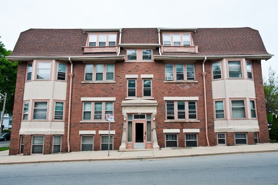 Milwaukee Apartment: 1704 E Locust St