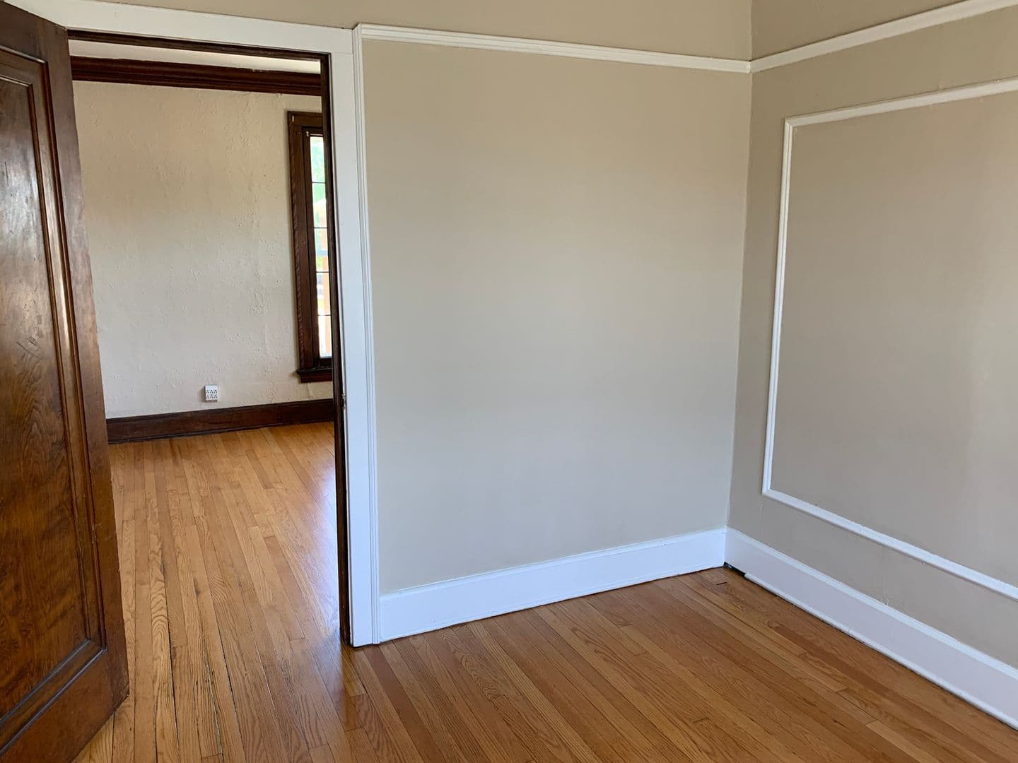 Milwaukee Apartment: 3817 N. Humboldt Ave