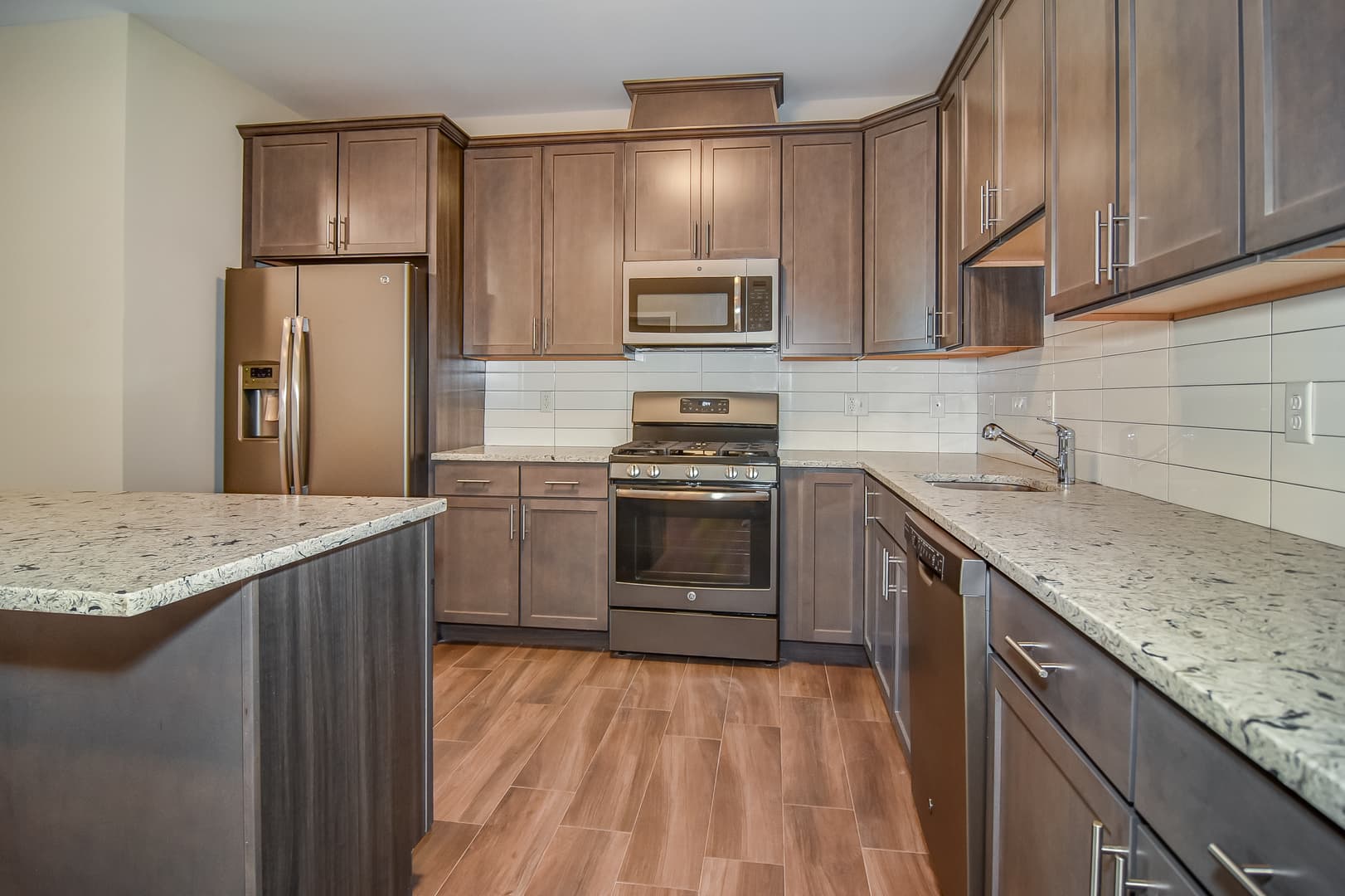 Elizabeth Apartment: 321 South Broad Street