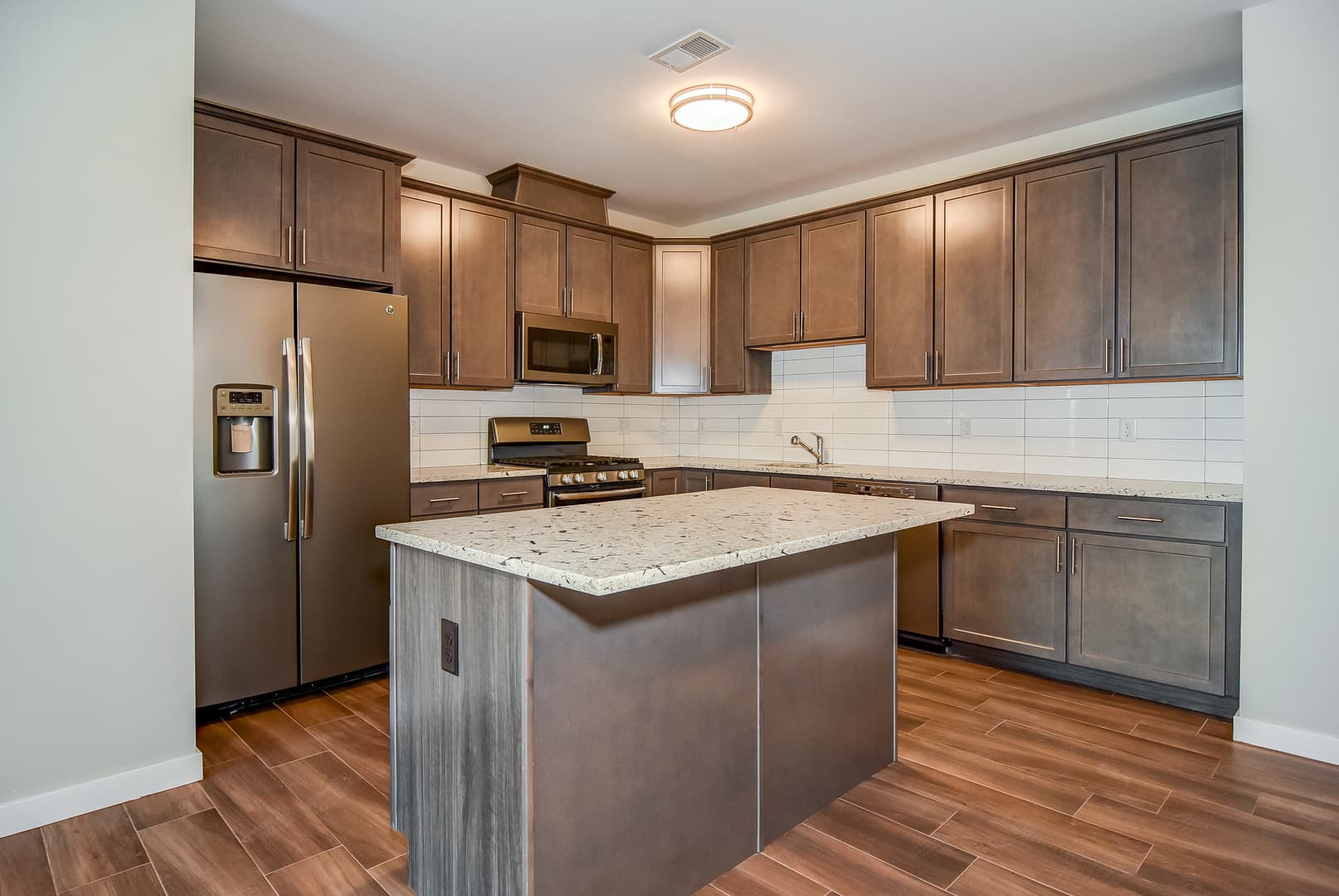 Elizabeth Apartment: 321 South Broad Street