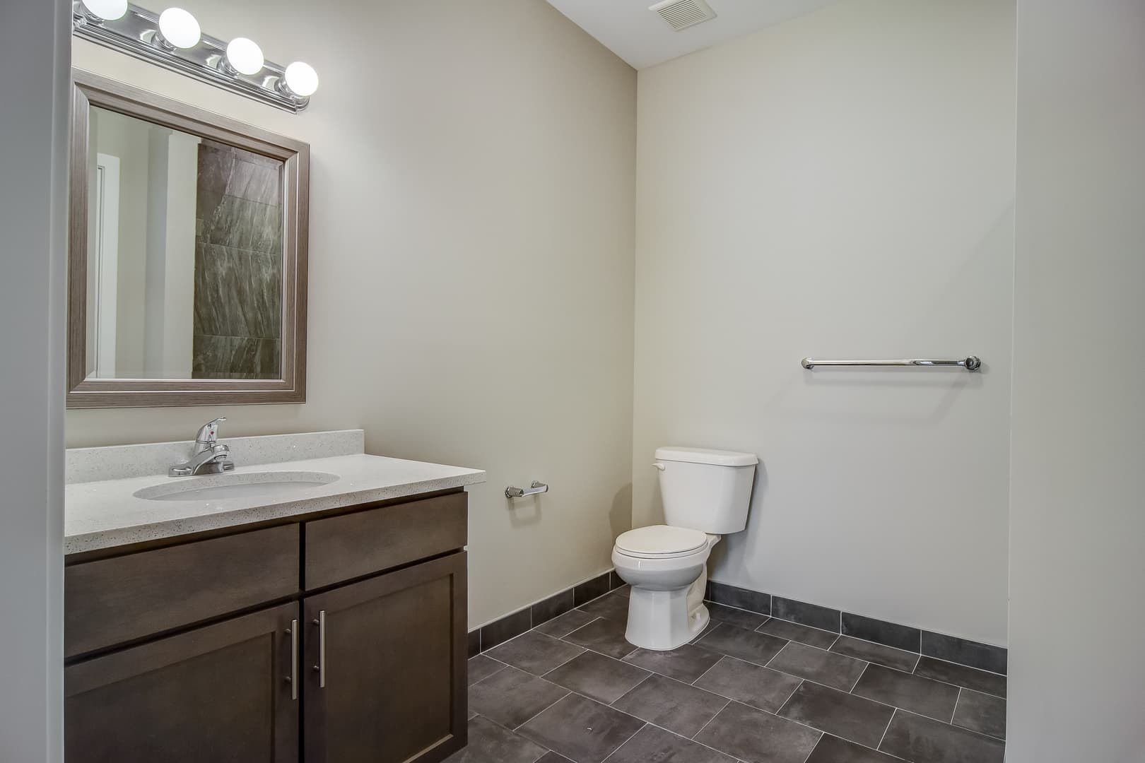 Elizabeth Apartment: 321 South Broad Street