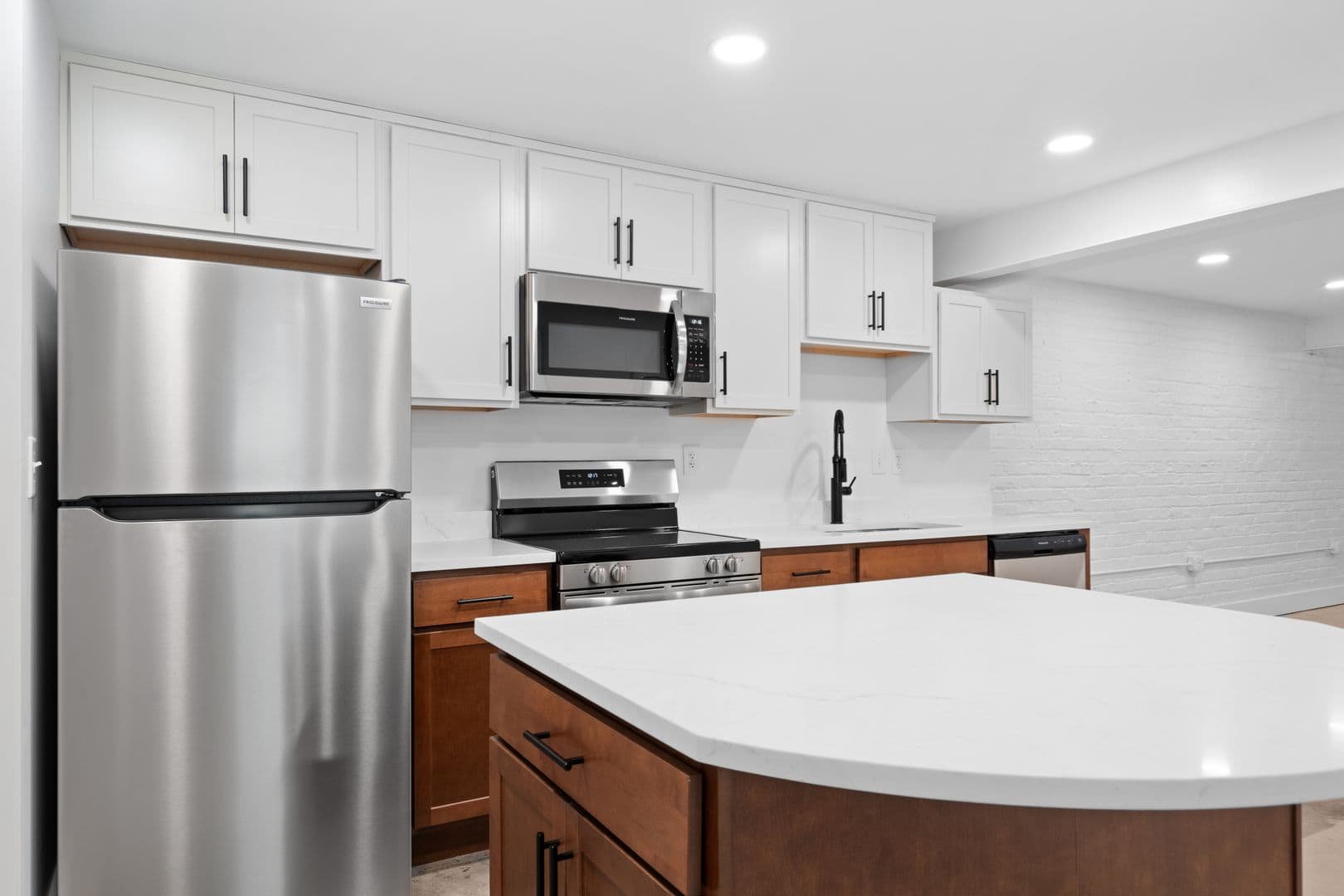 Richmond Apartment: 2033 W Broad St