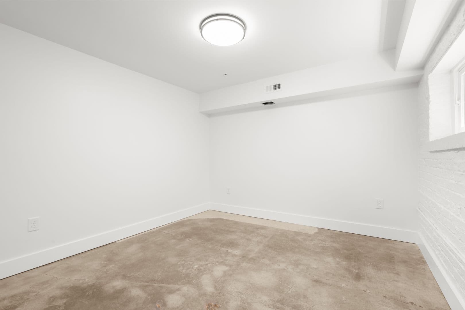 Richmond Apartment: 2033 W Broad St