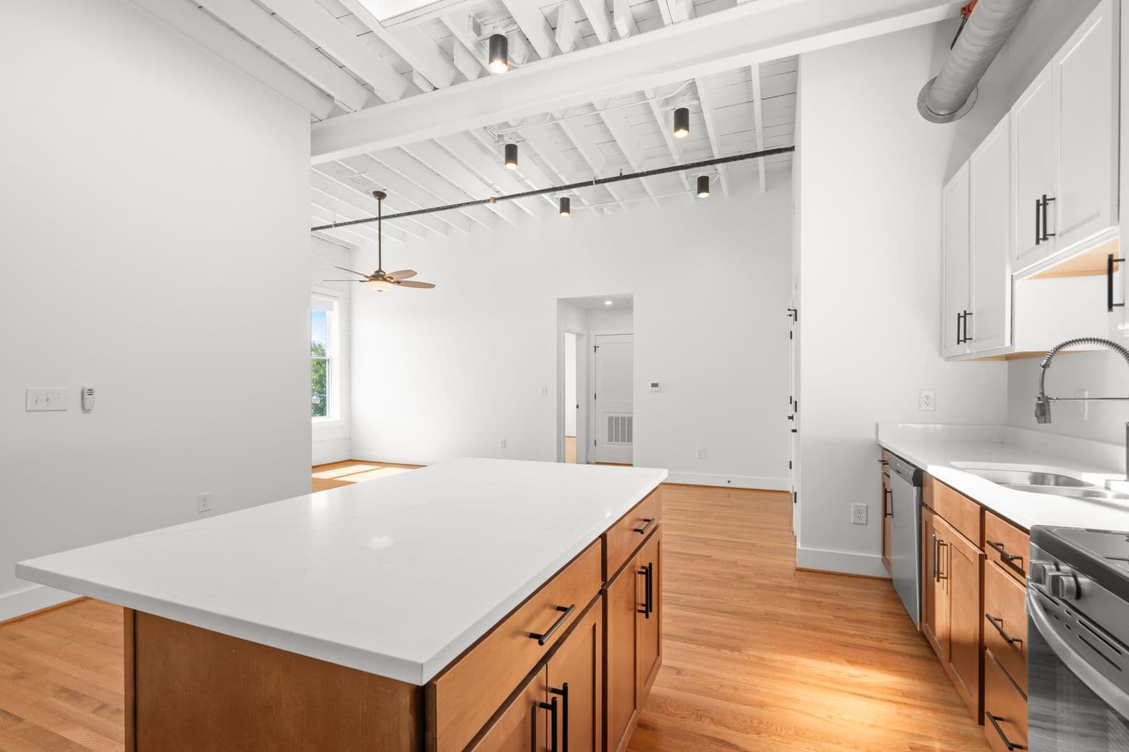 Richmond Apartment: 2033 W Broad St