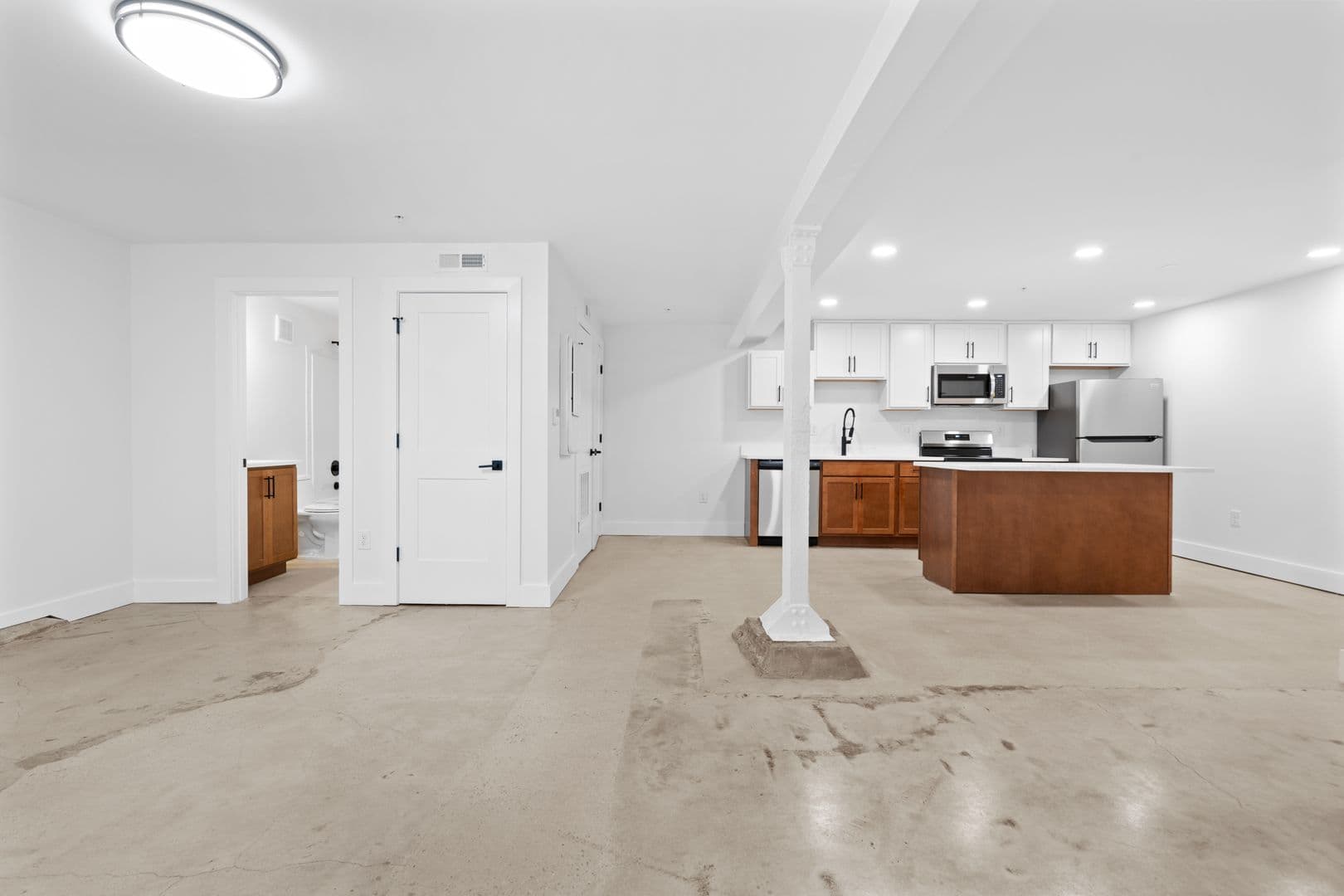 Richmond Apartment: 2033 W Broad St