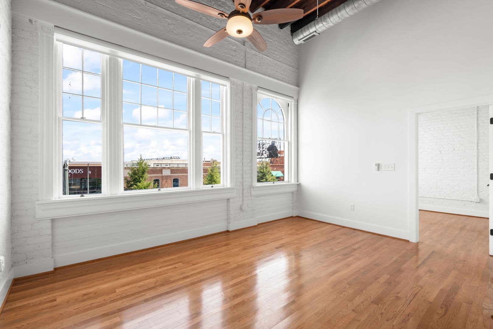 Richmond Apartment: 2033 W Broad St
