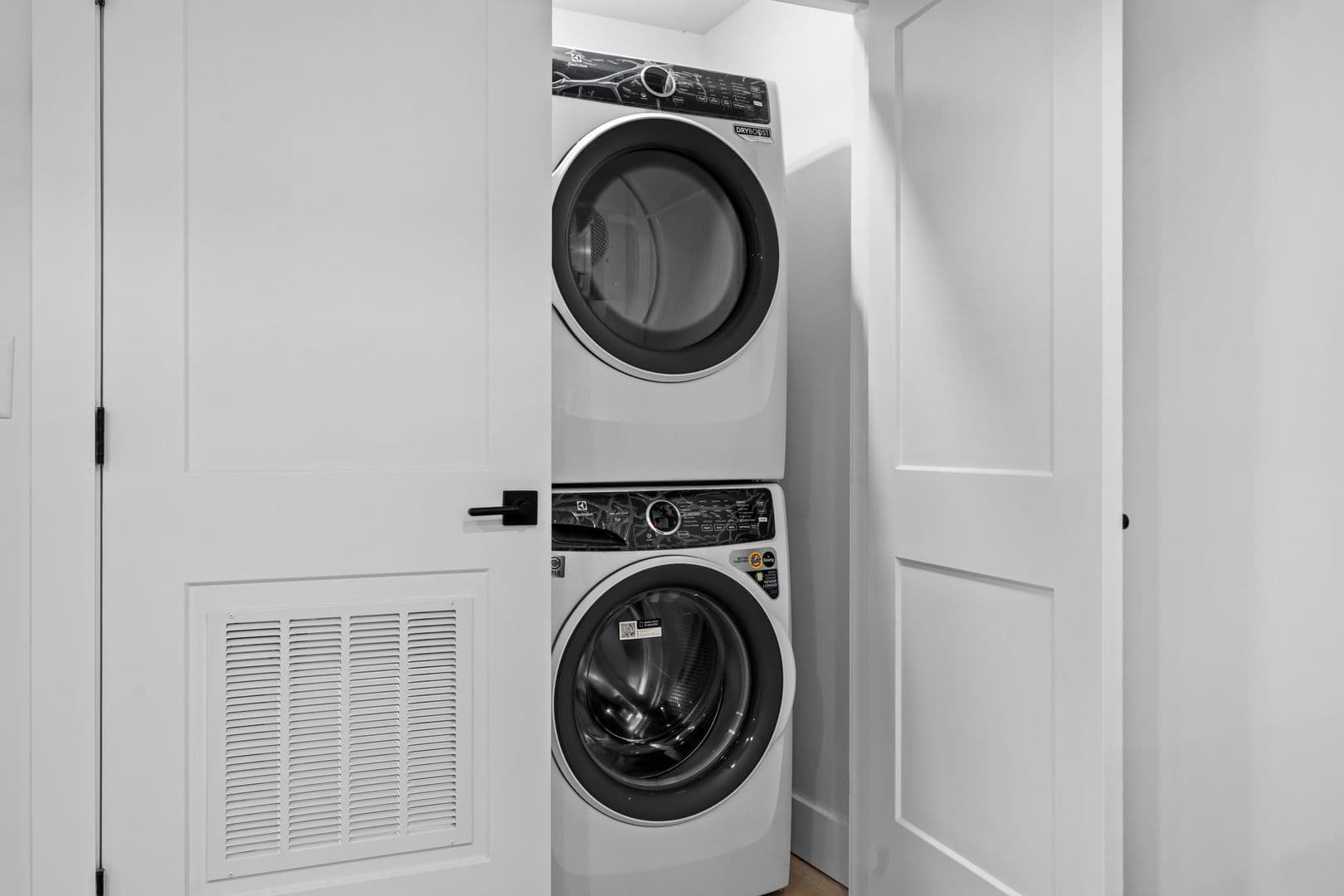 Richmond Apartment: 2033 W Broad St
