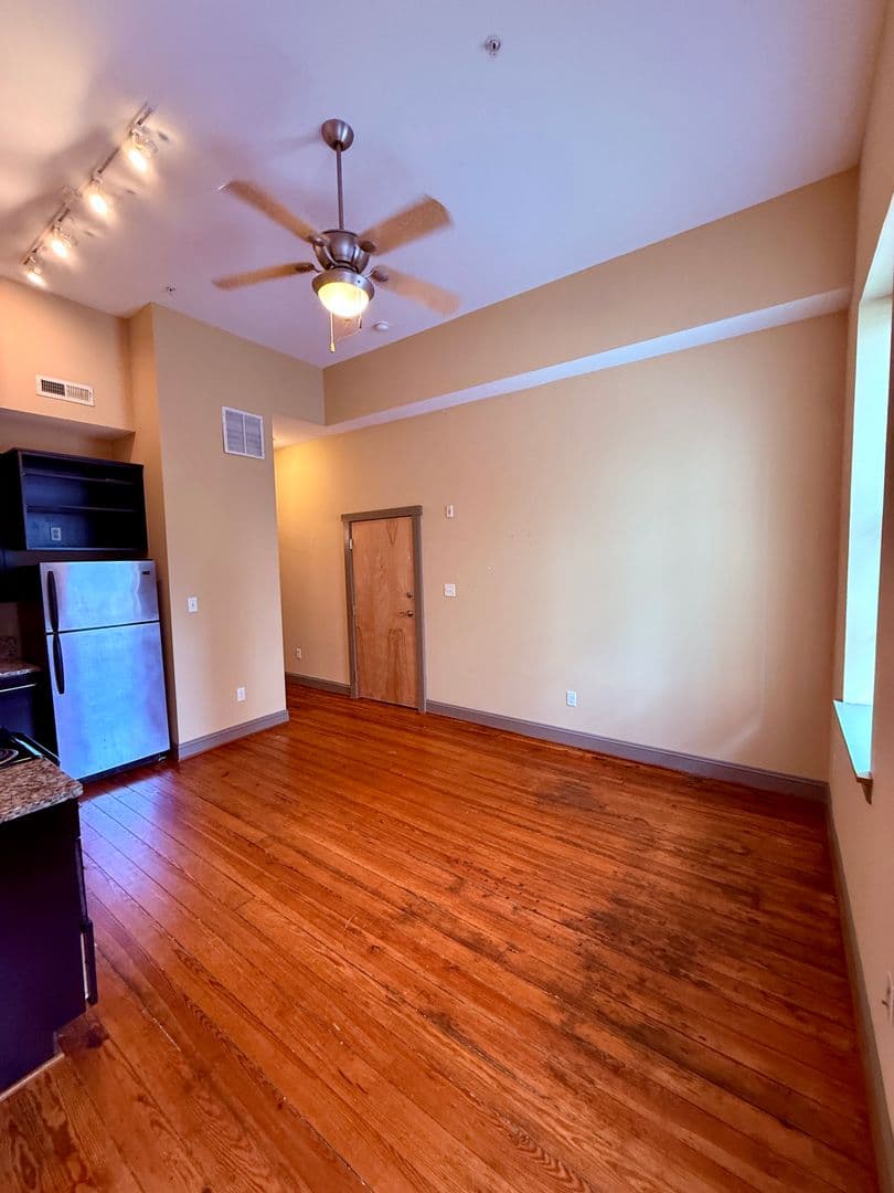 Richmond Apartment: 321 West Franklin Street