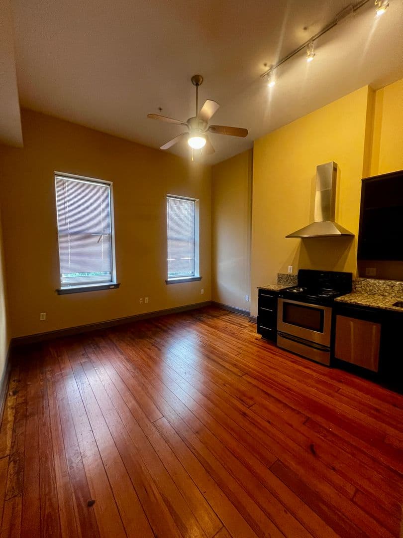 Richmond Apartment: 321 West Franklin Street