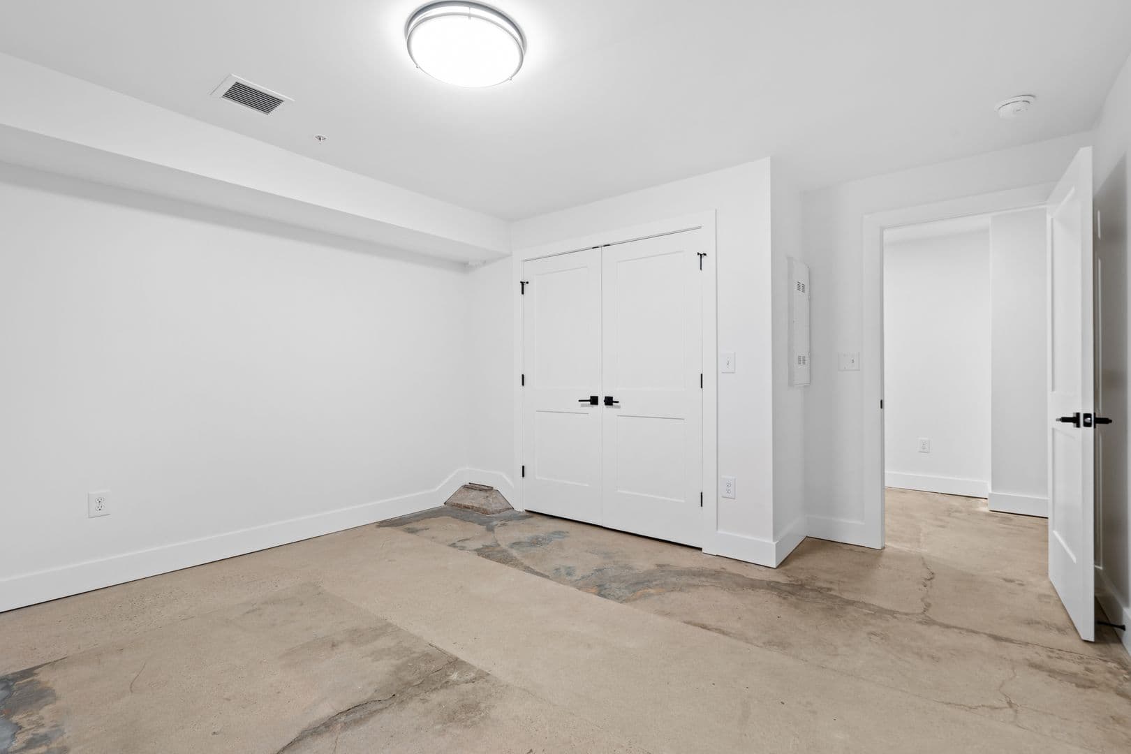 Richmond Apartment: 2033 W Broad St