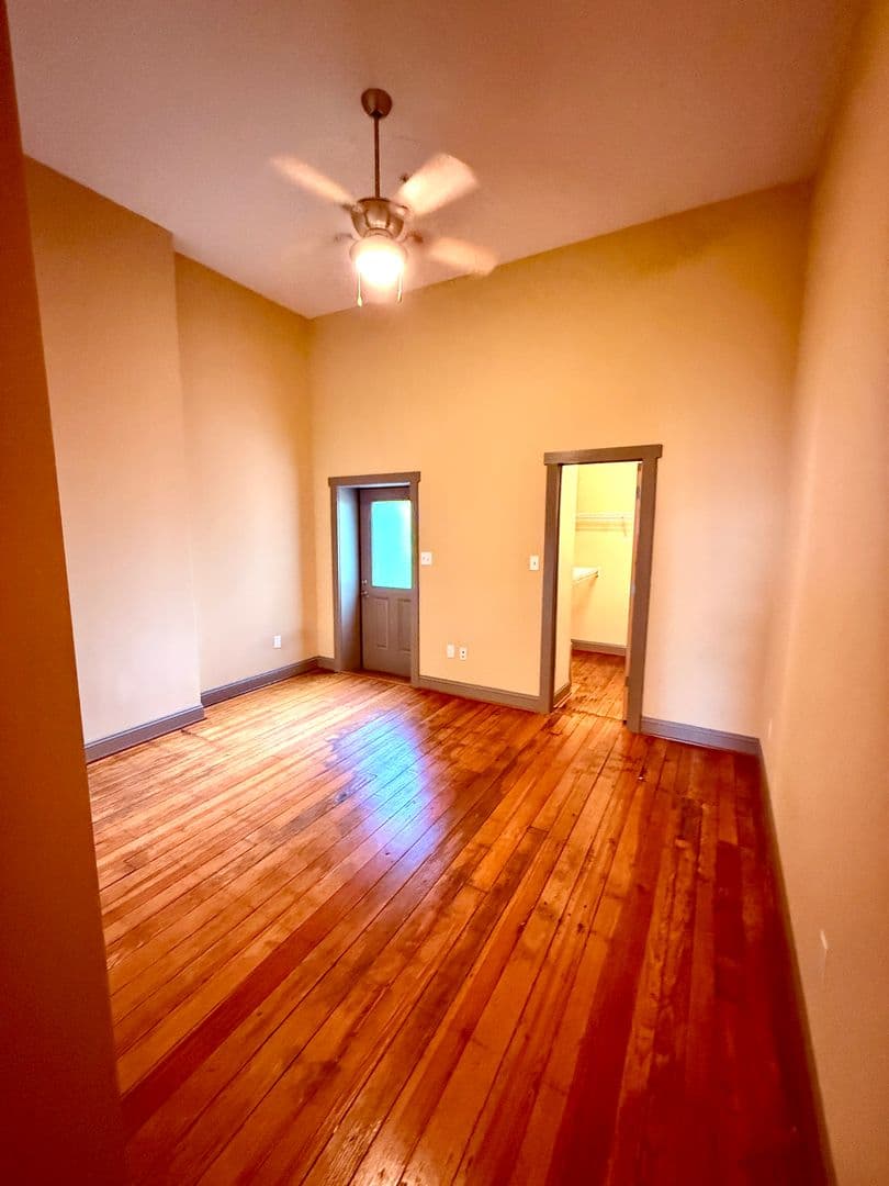Richmond Apartment: 321 West Franklin Street