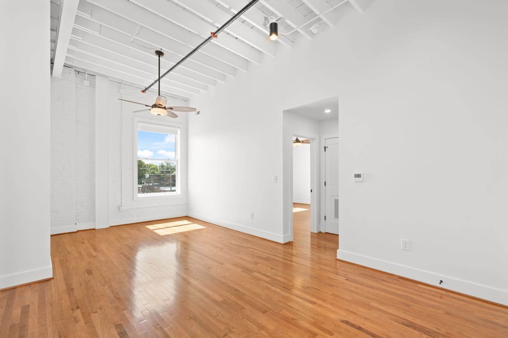 Richmond Apartment: 2033 W Broad St