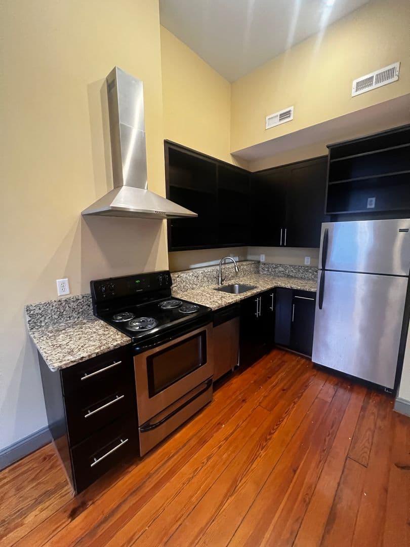 Richmond Apartment: 321 West Franklin Street