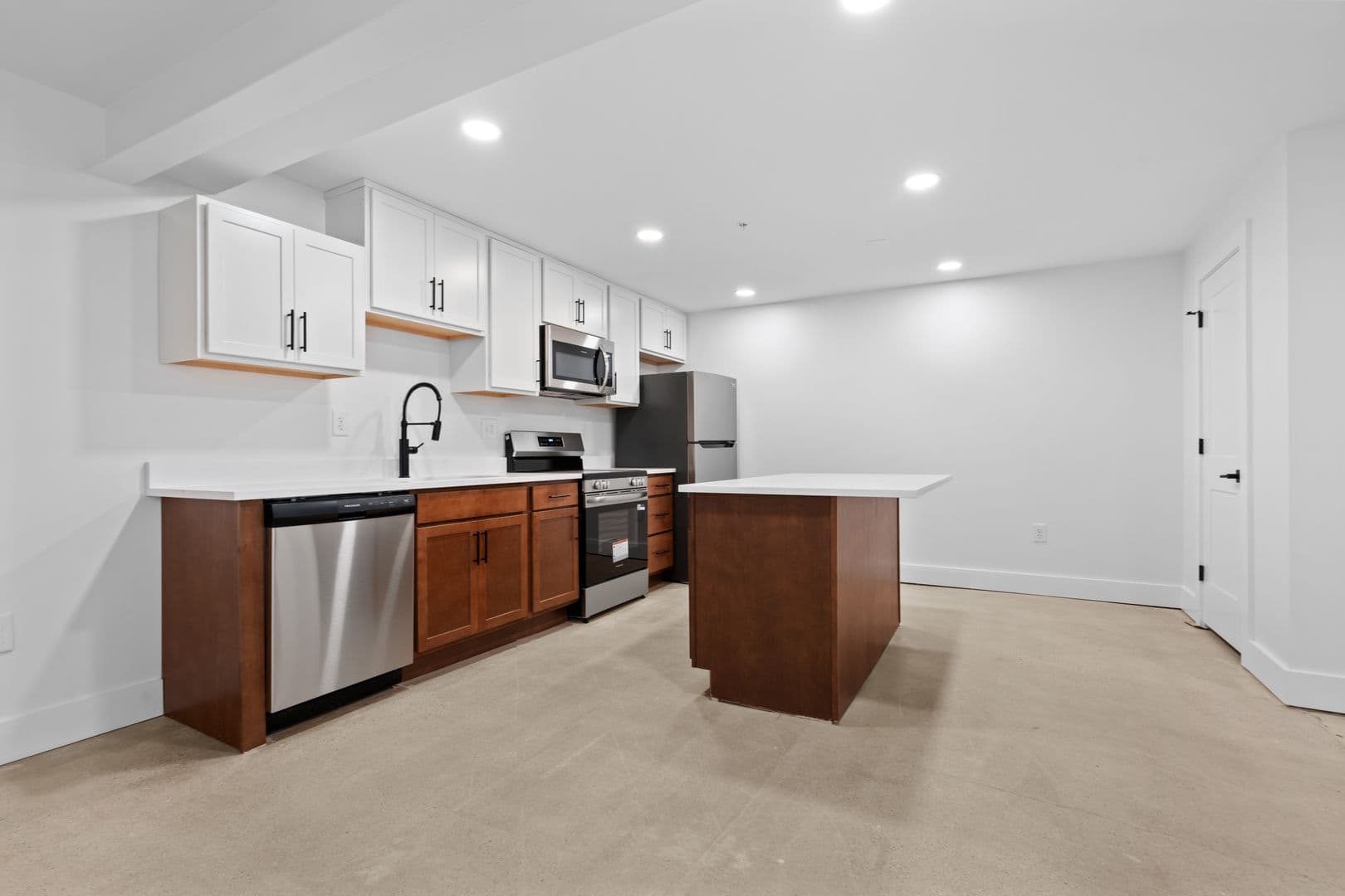 Richmond Apartment: 2033 W Broad St