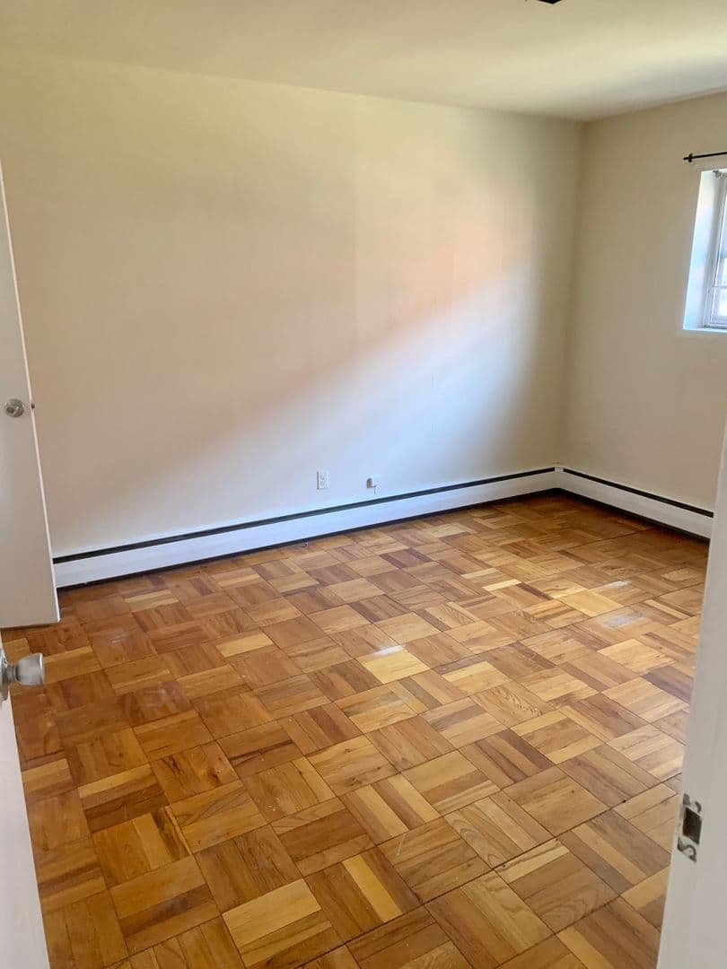 Richmond Apartment: 3524 Grove Ave