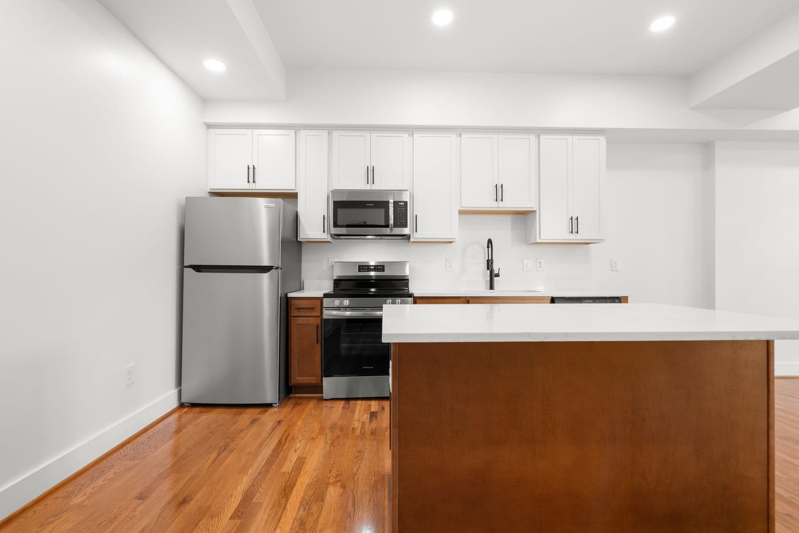 Richmond Apartment: 2033 W Broad St