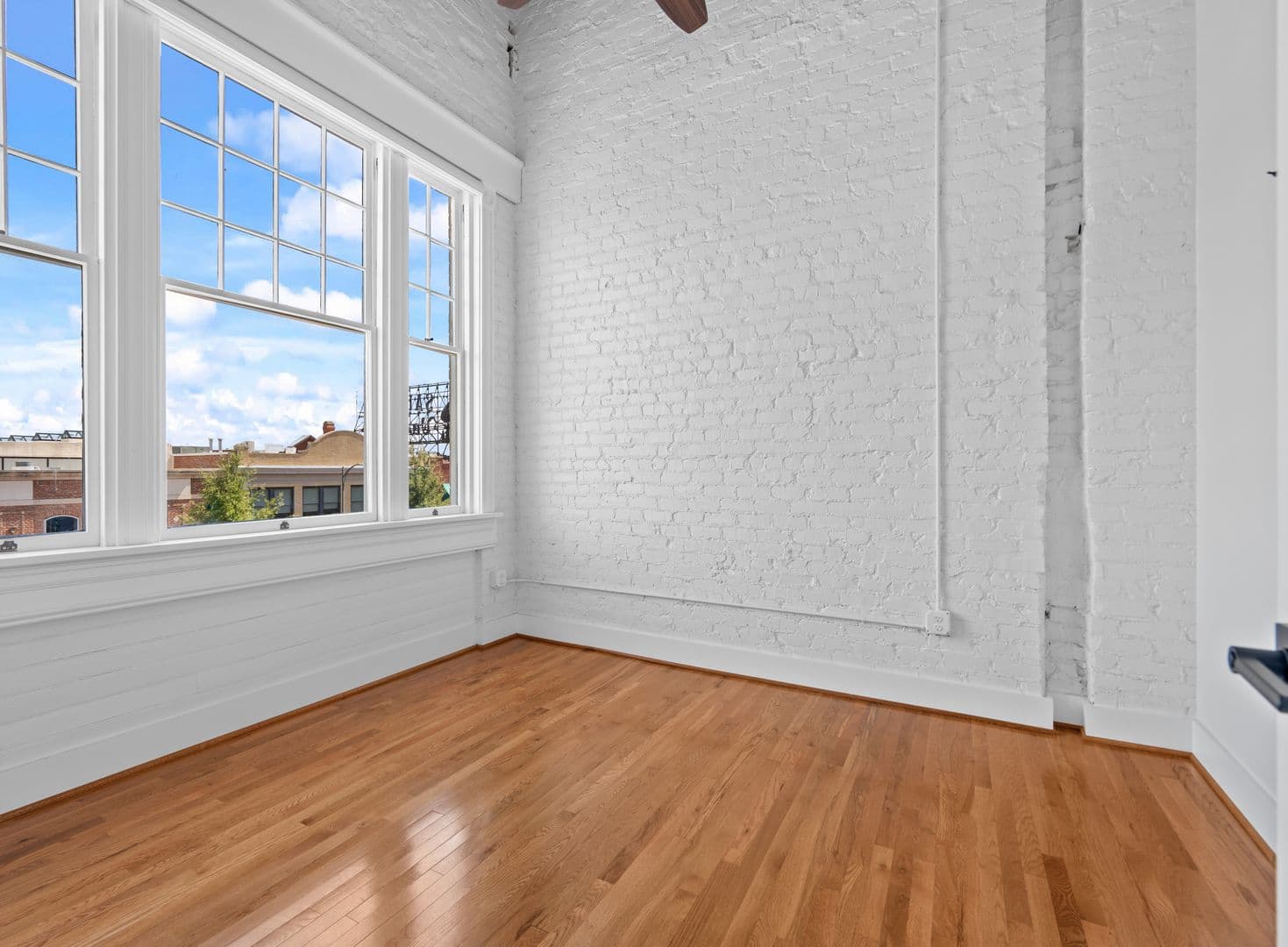 Richmond Apartment: 2033 W Broad St