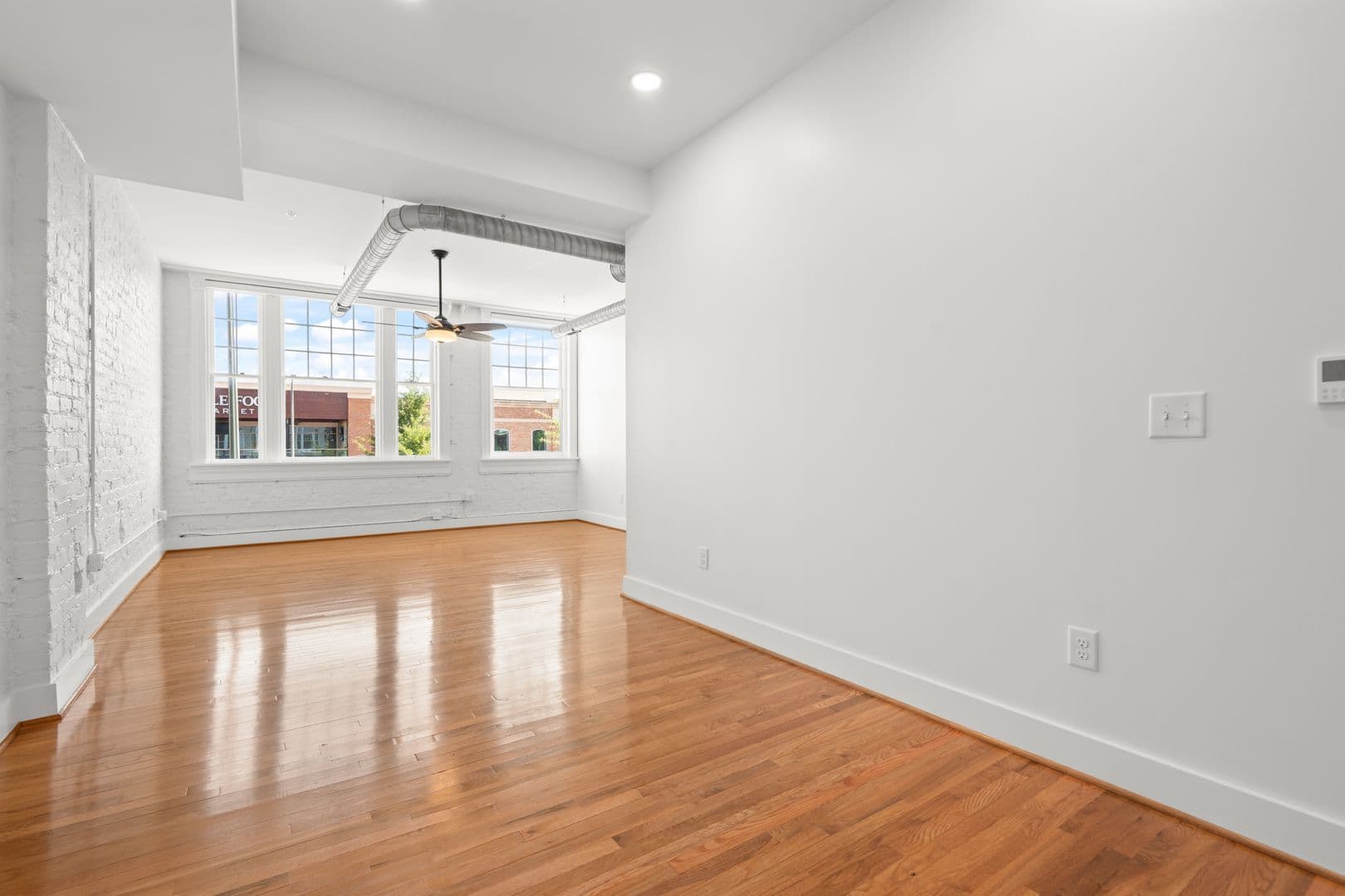 Richmond Apartment: 2033 W Broad St