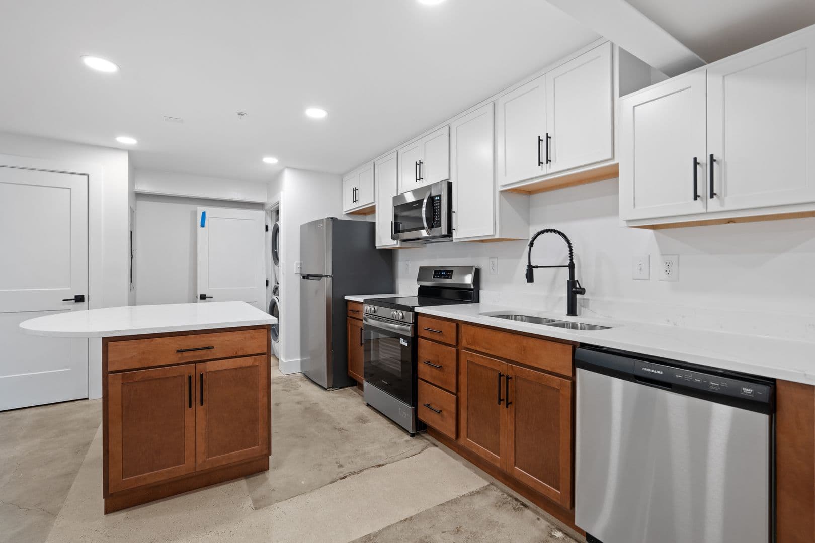 Richmond Apartment: 2033 W Broad St