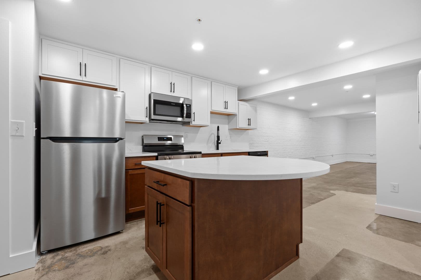Richmond Apartment: 2033 W Broad St
