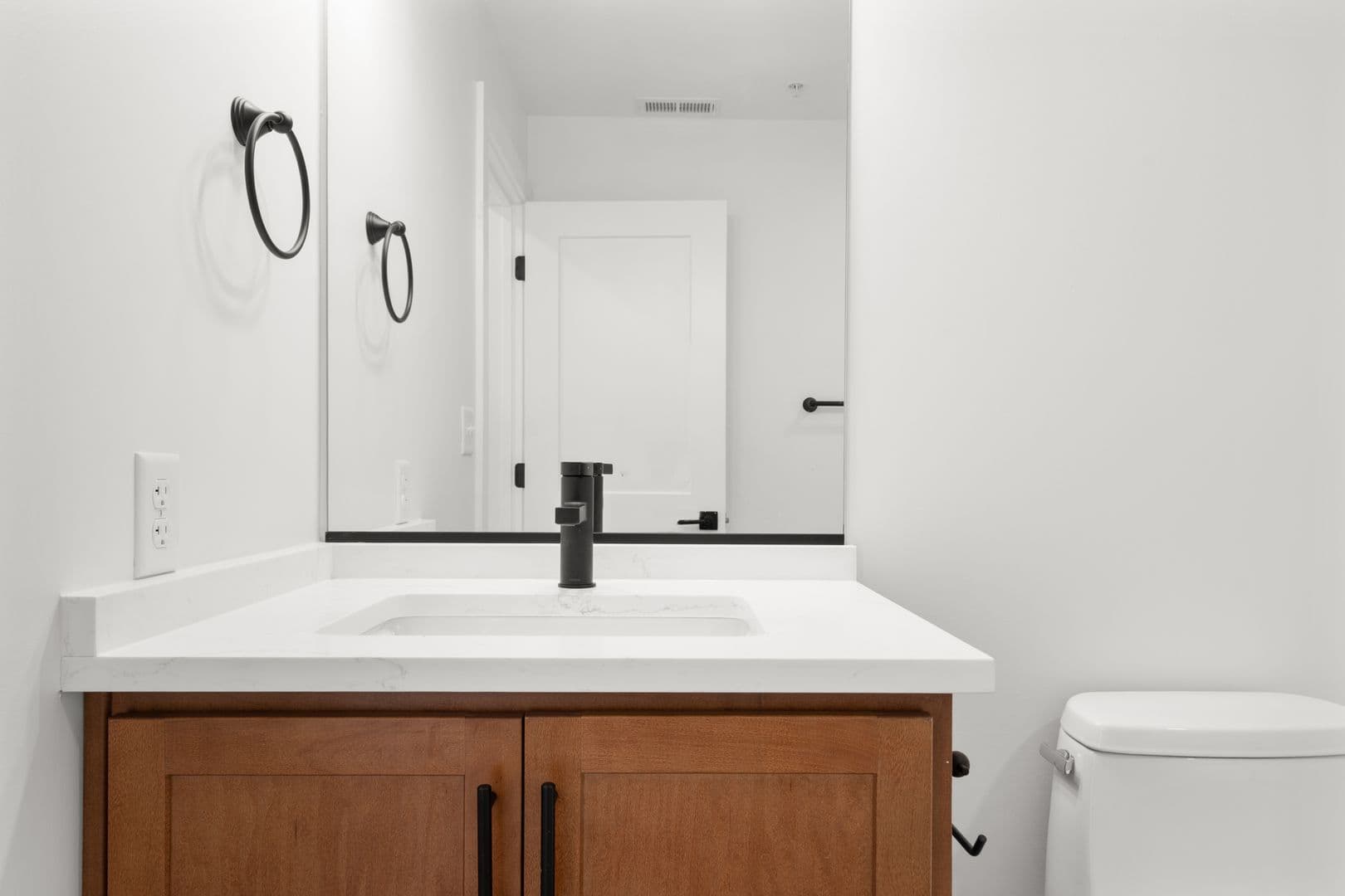 Richmond Apartment: 2033 W Broad St
