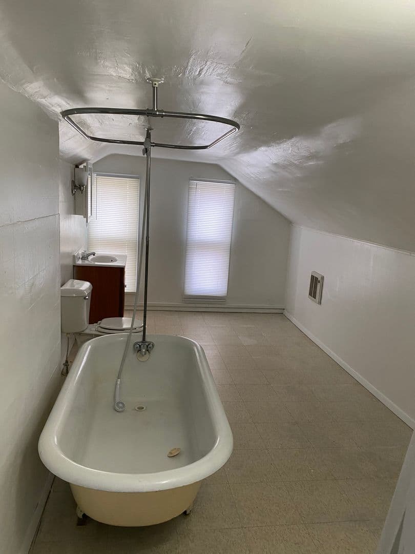 Fort Wayne Apartment: 426 Huffman St