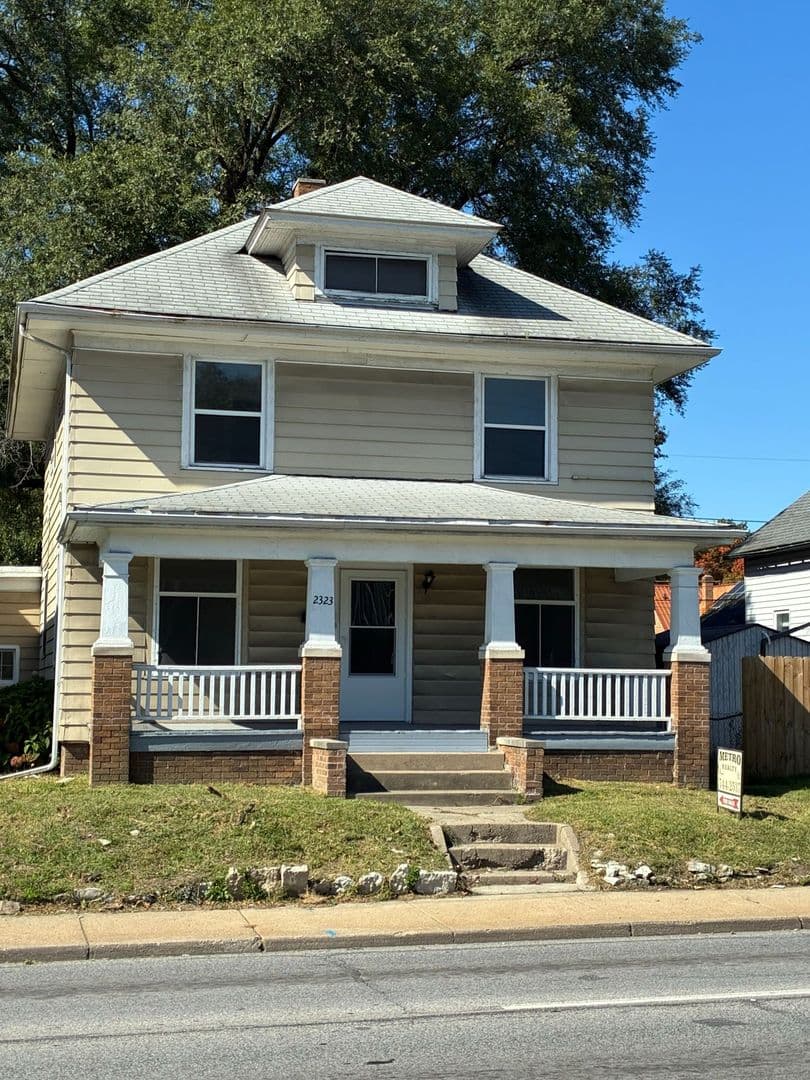 Fort Wayne House: 2323 N Clinton St