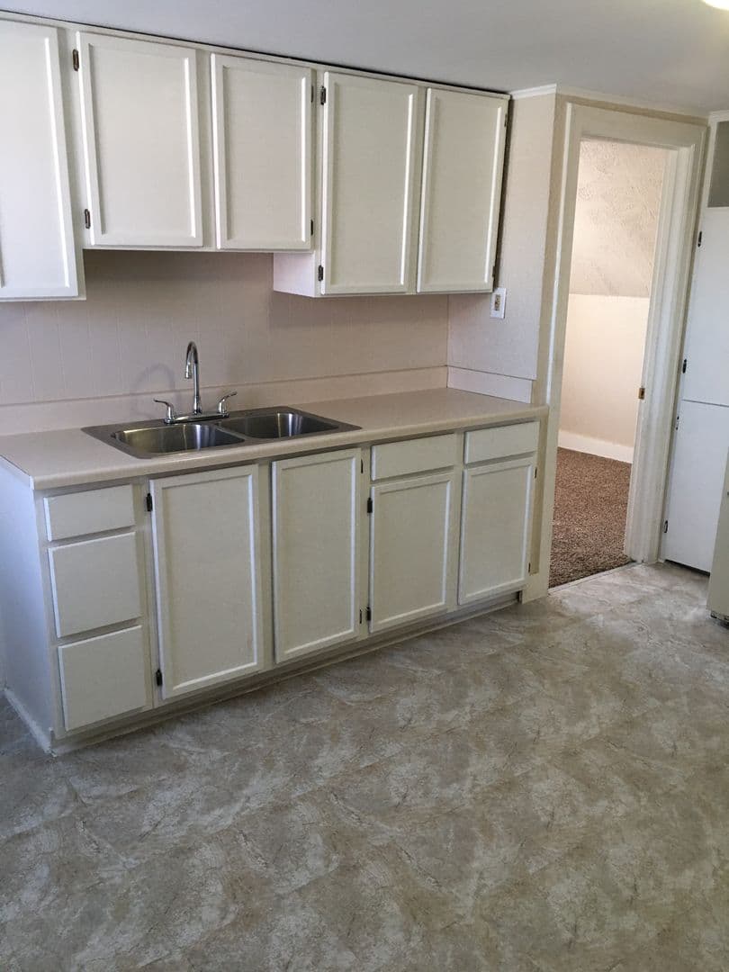 Fort Wayne Apartment: 357 French Ave