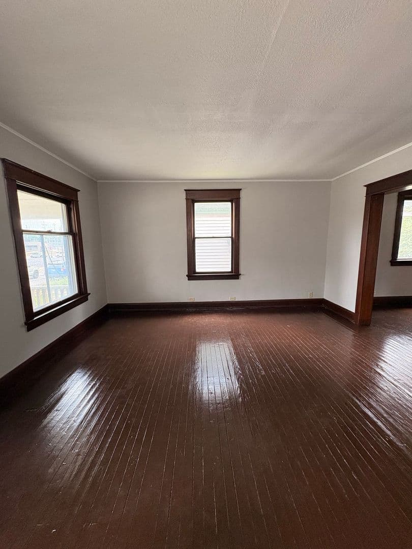Fort Wayne House: 2323 N Clinton St