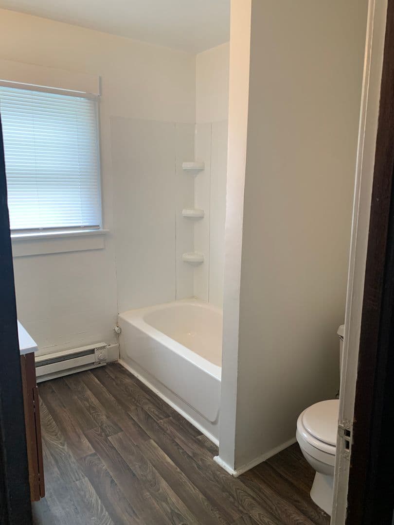 Fort Wayne Apartment: 1814 E Pontiac St