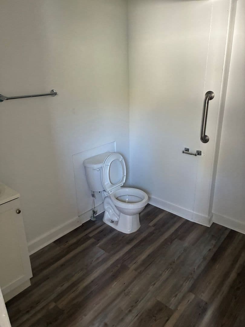 Fort Wayne House: 2323 N Clinton St