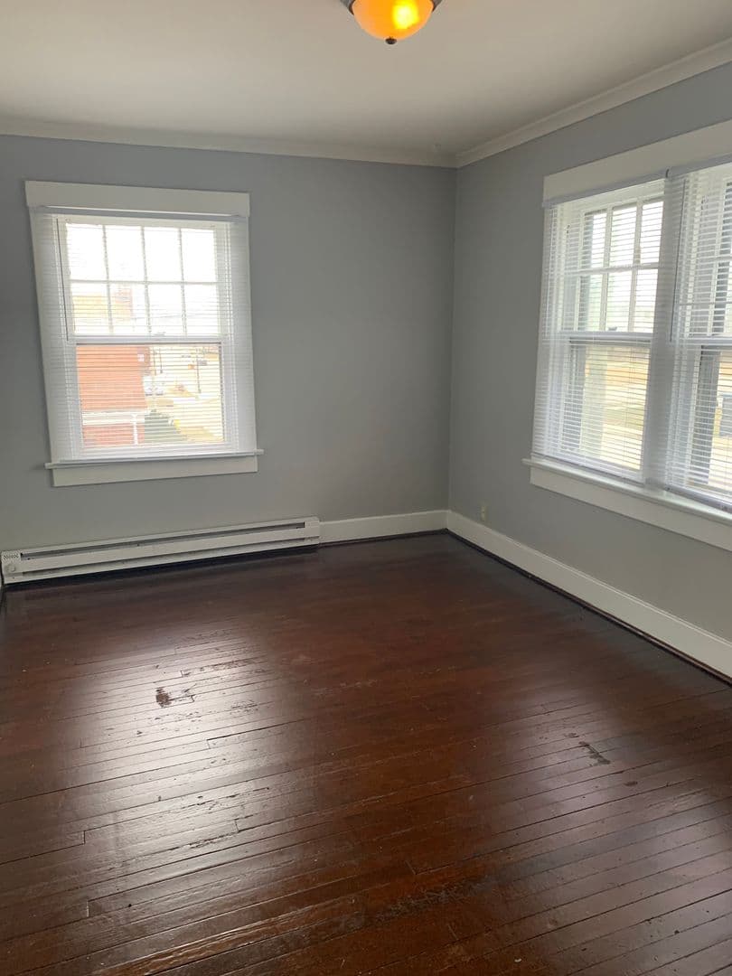 Fort Wayne Apartment: 1814 E Pontiac St