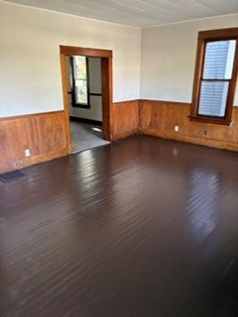 Fort Wayne House: 120 E Foster Pkwy