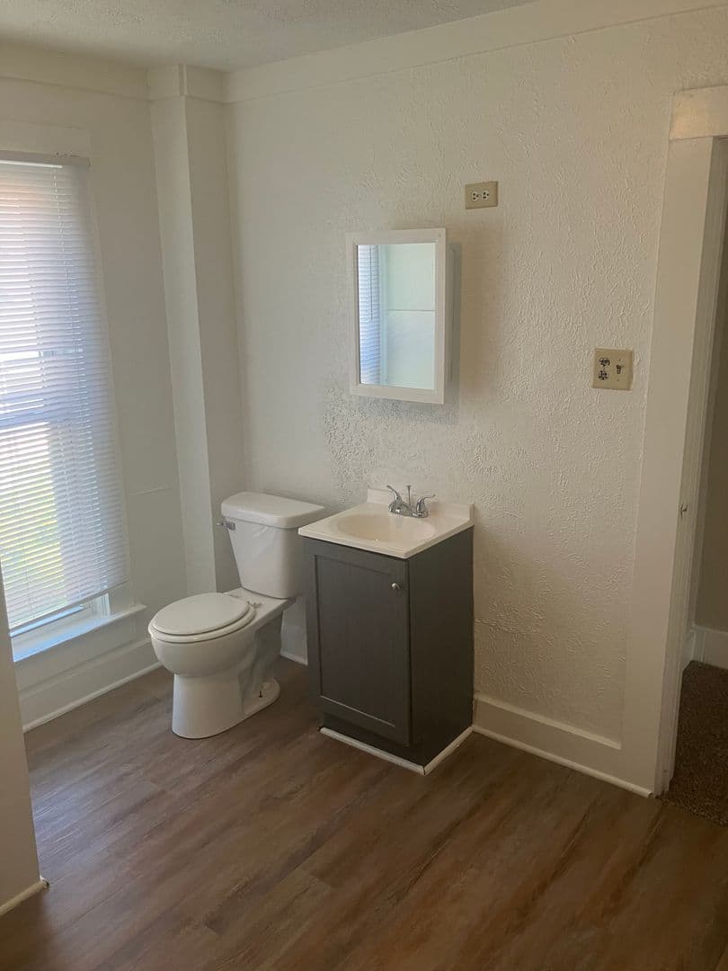 Fort Wayne Apartment: 812 Walnut St